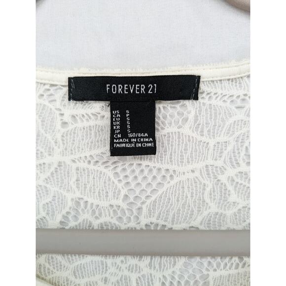Forever 21 Lace Back Blouse S Cream Crew‎ Neck Short Sleeve Romantic Staple Work - Picture 3 of 7